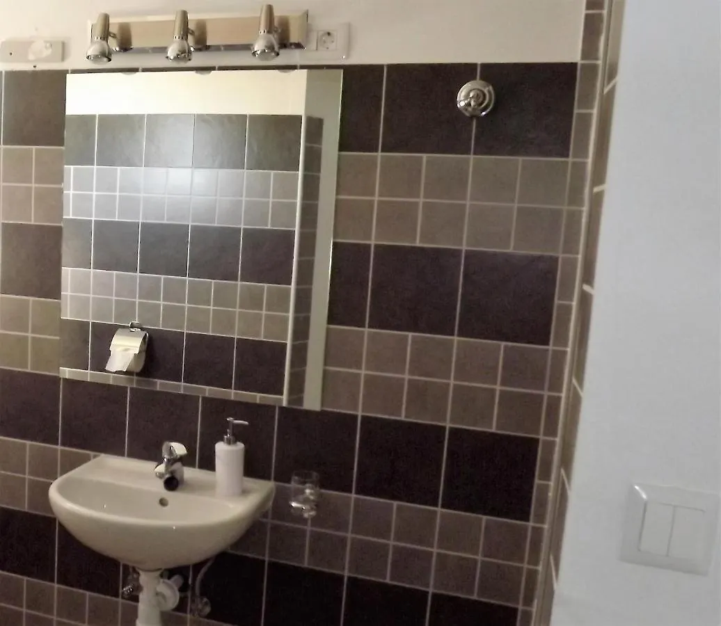 Inviting Apartment 14 Sleeps 3 Guests Split